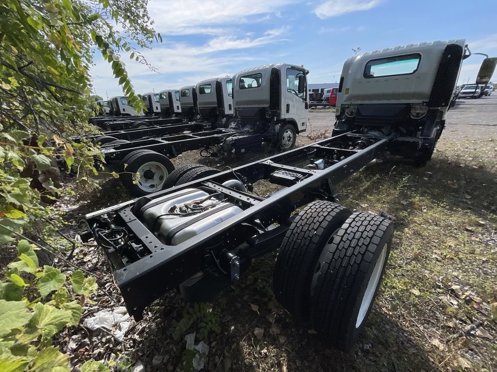 New 2024 Chevrolet Low Cab Forward 5500XG RWD image 3