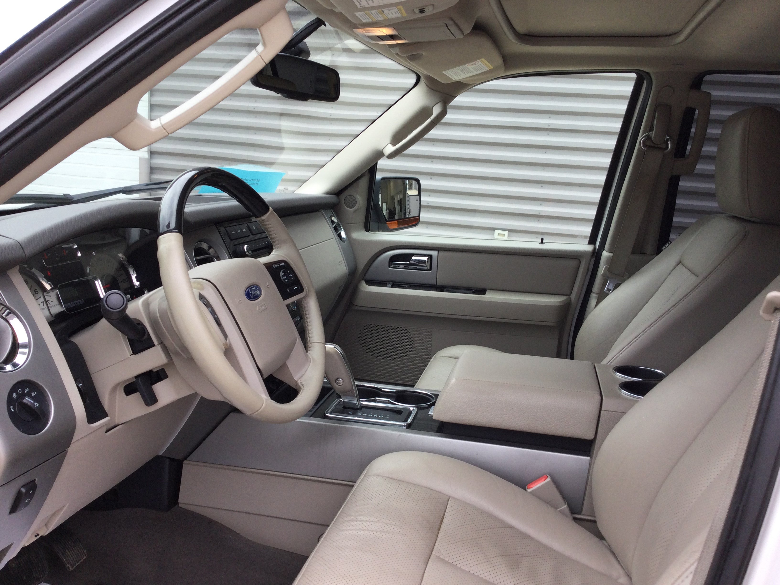 Used 2014 Ford Expedition EL Limited w/ Equipment Group 301A AWD/4WD image 9