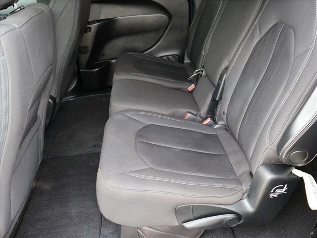 Used 2019 Chrysler Pacifica Touring Plus w/ S Appearance Package FWD image 16