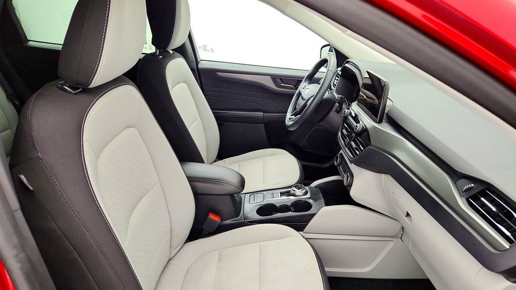 Used 2025 Ford Escape Active w/ Cold Weather Package image 21