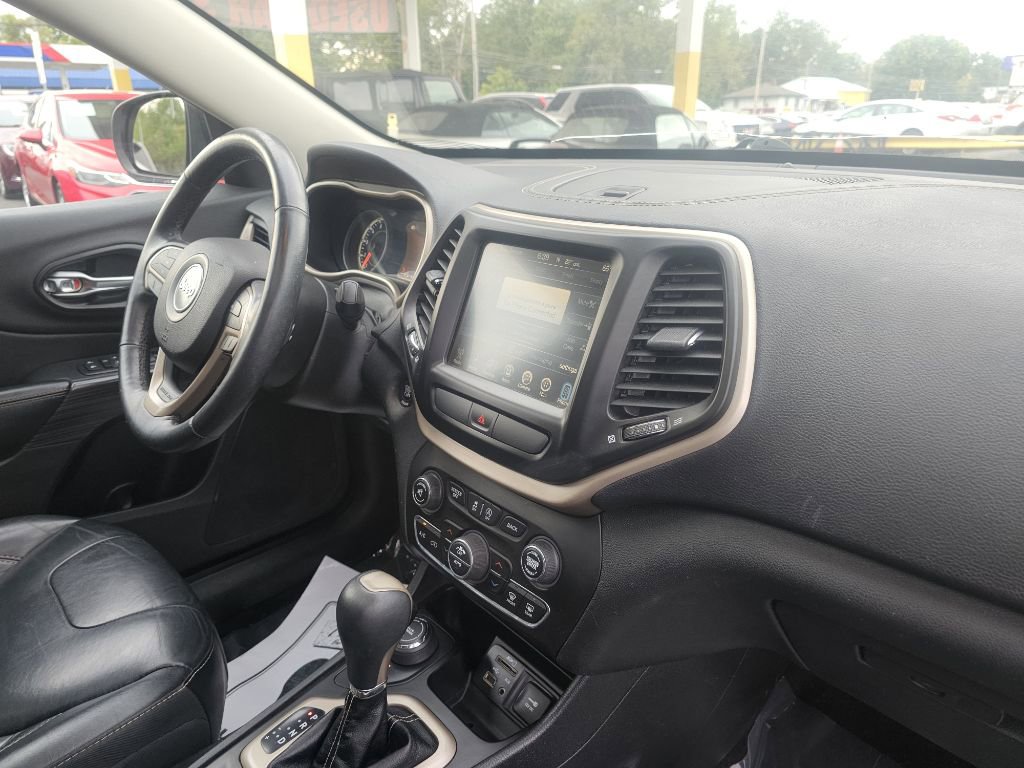 Used 2016 Jeep Cherokee Limited image 74