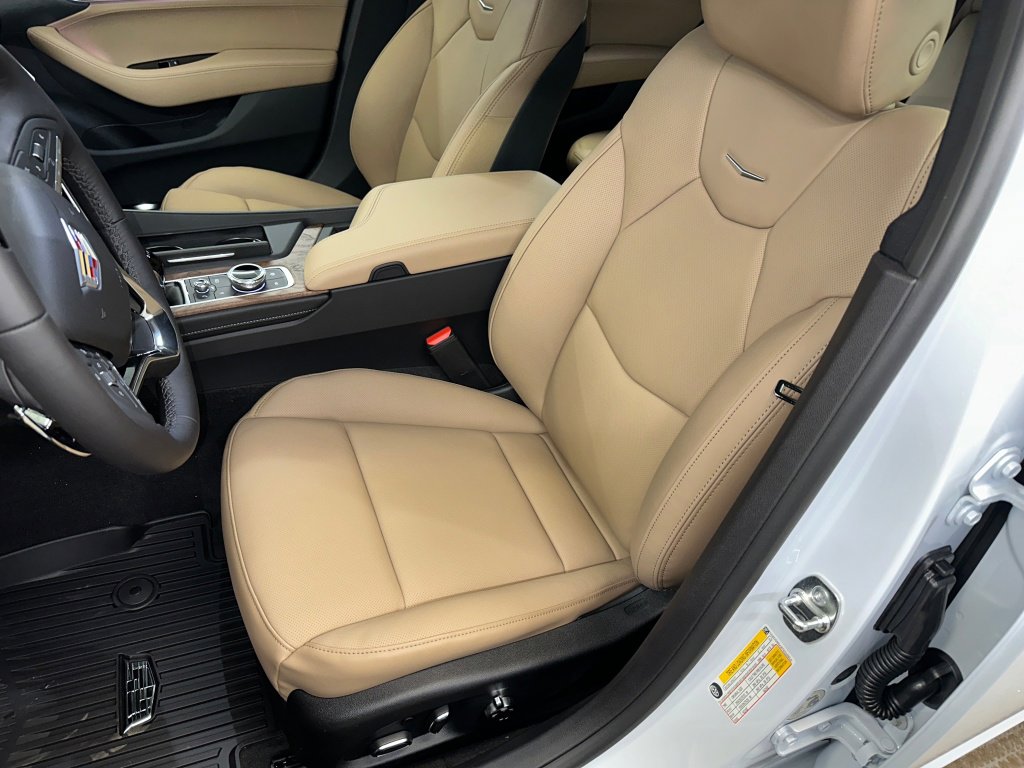 New 2026 Cadillac CT5 Premium Luxury w/ LPO, Radiant Package image 2