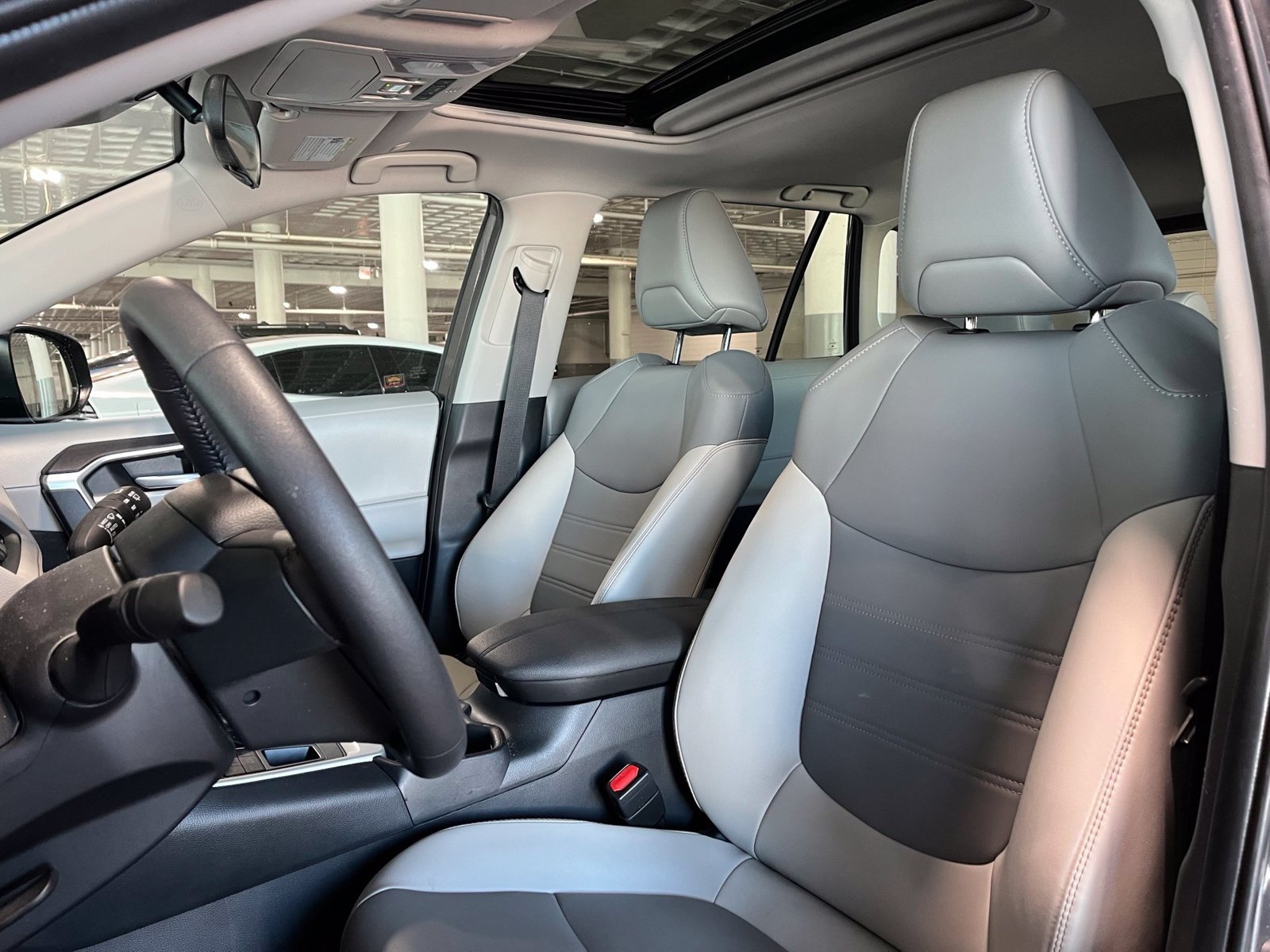 Used 2025 Toyota RAV4 XLE Premium w/ Weather Package AWD/4WD image 14