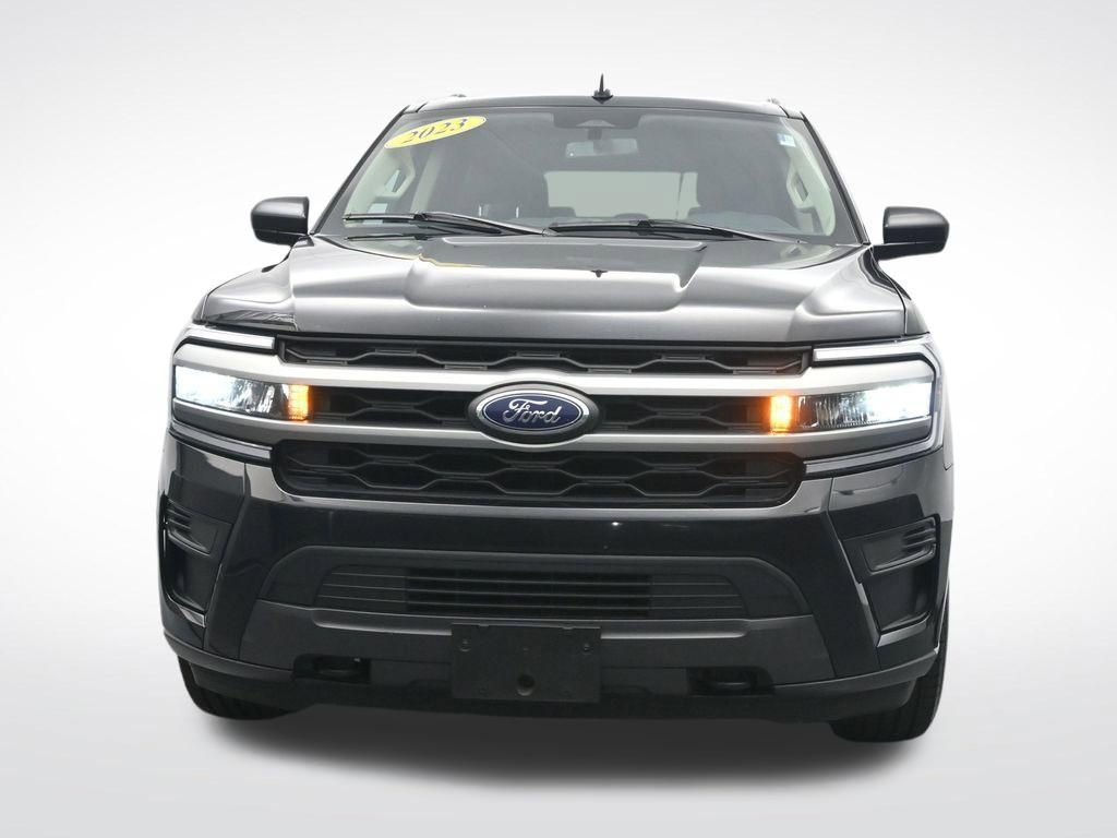 Used 2023 Ford Expedition XLT image 2