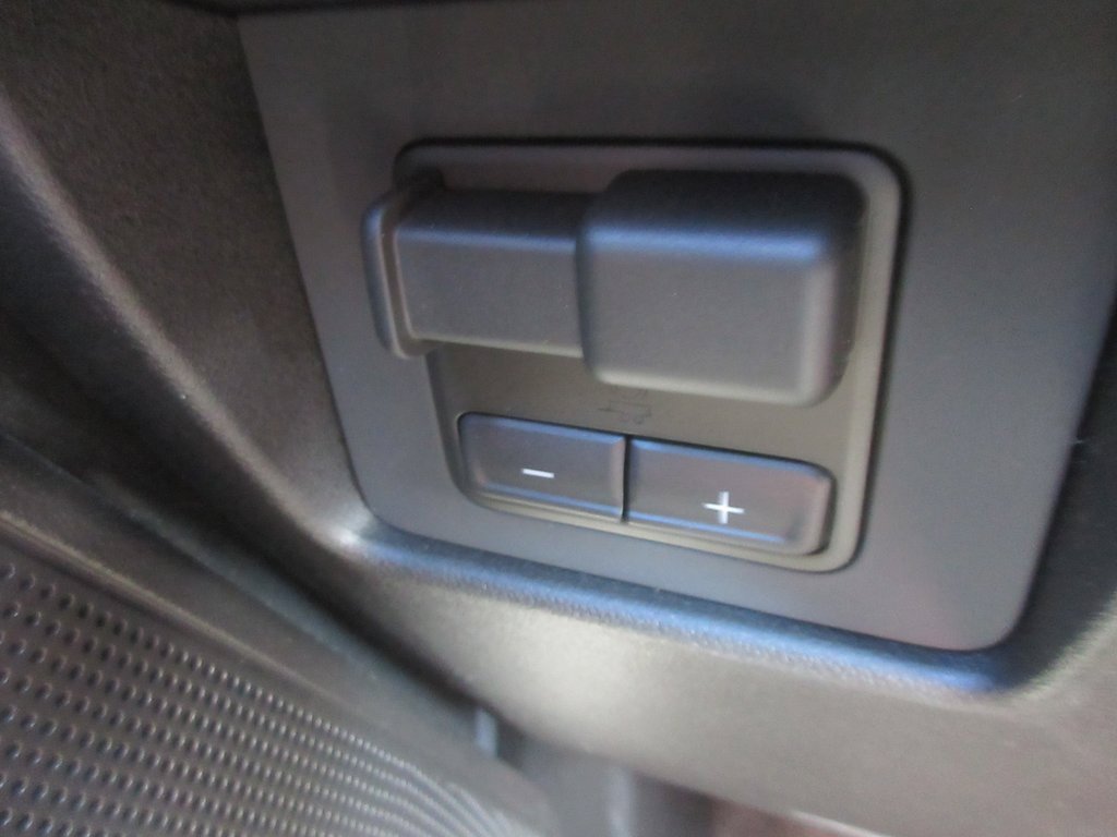 New 2026 GMC Canyon Elevation w/ Convenience Package image 18