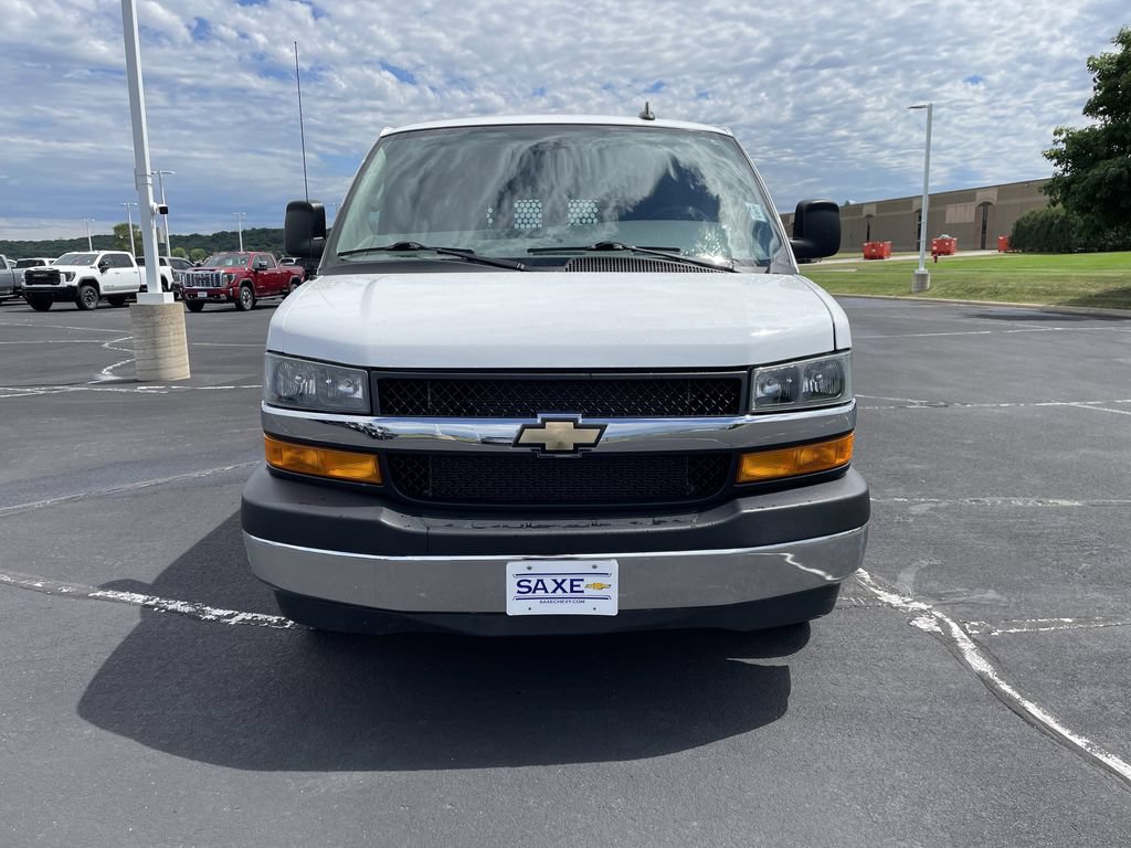 Used 2024 Chevrolet Express 2500 w/ Driver Convenience Package RWD image 8