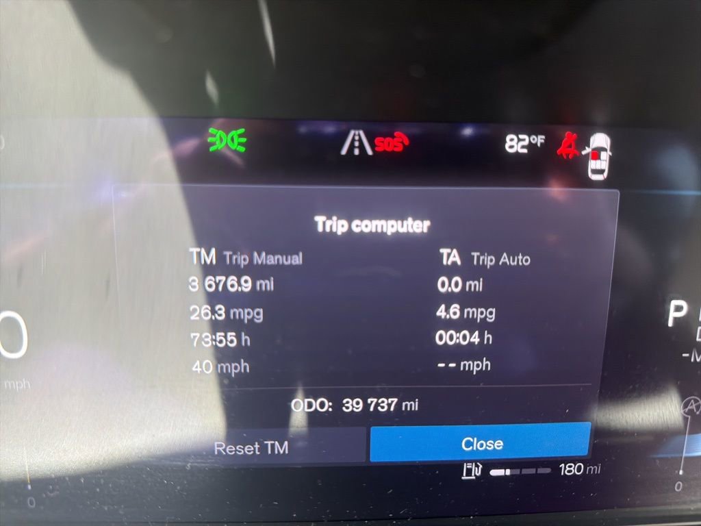 Used 2023 Volvo XC60 B5 Plus image 13