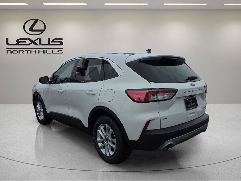 Used 2020 Ford Escape SE image 7