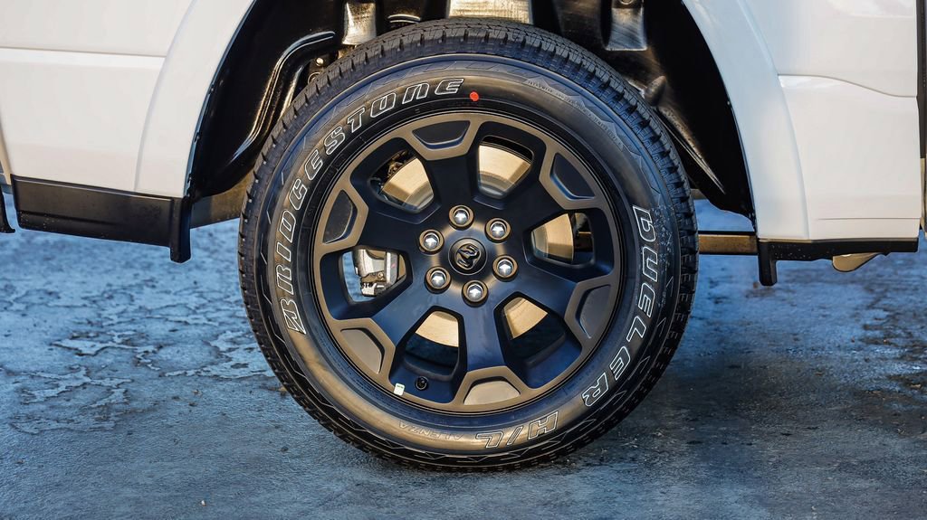 New 2025 RAM 1500 4x4 Crew Cab image 12