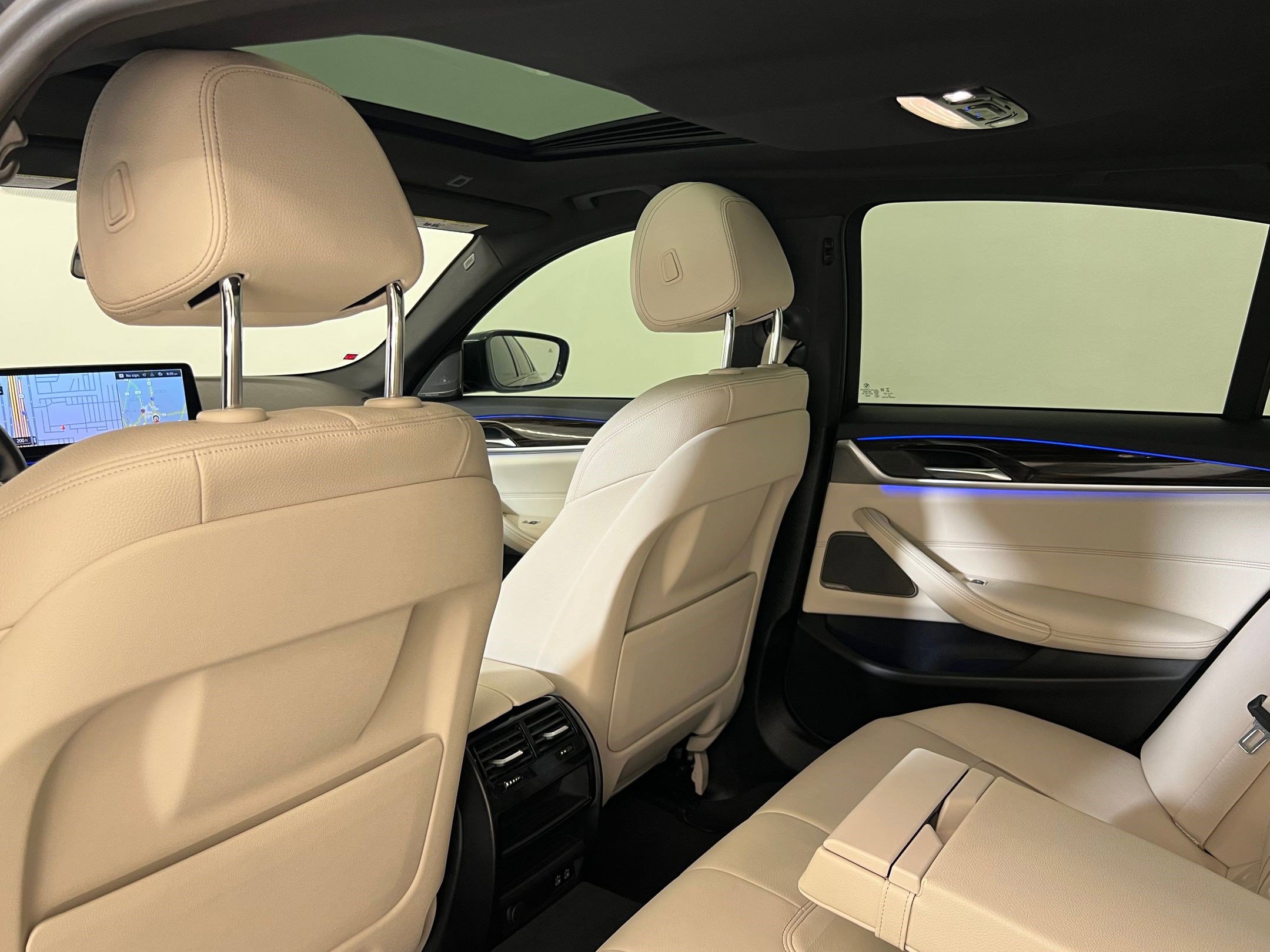 Used 2023 BMW 540i w/ M Sport Package image 32