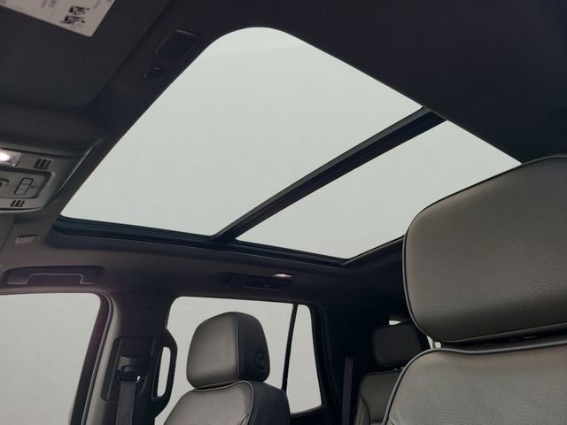 Used 2024 GMC Yukon Denali RWD image 24