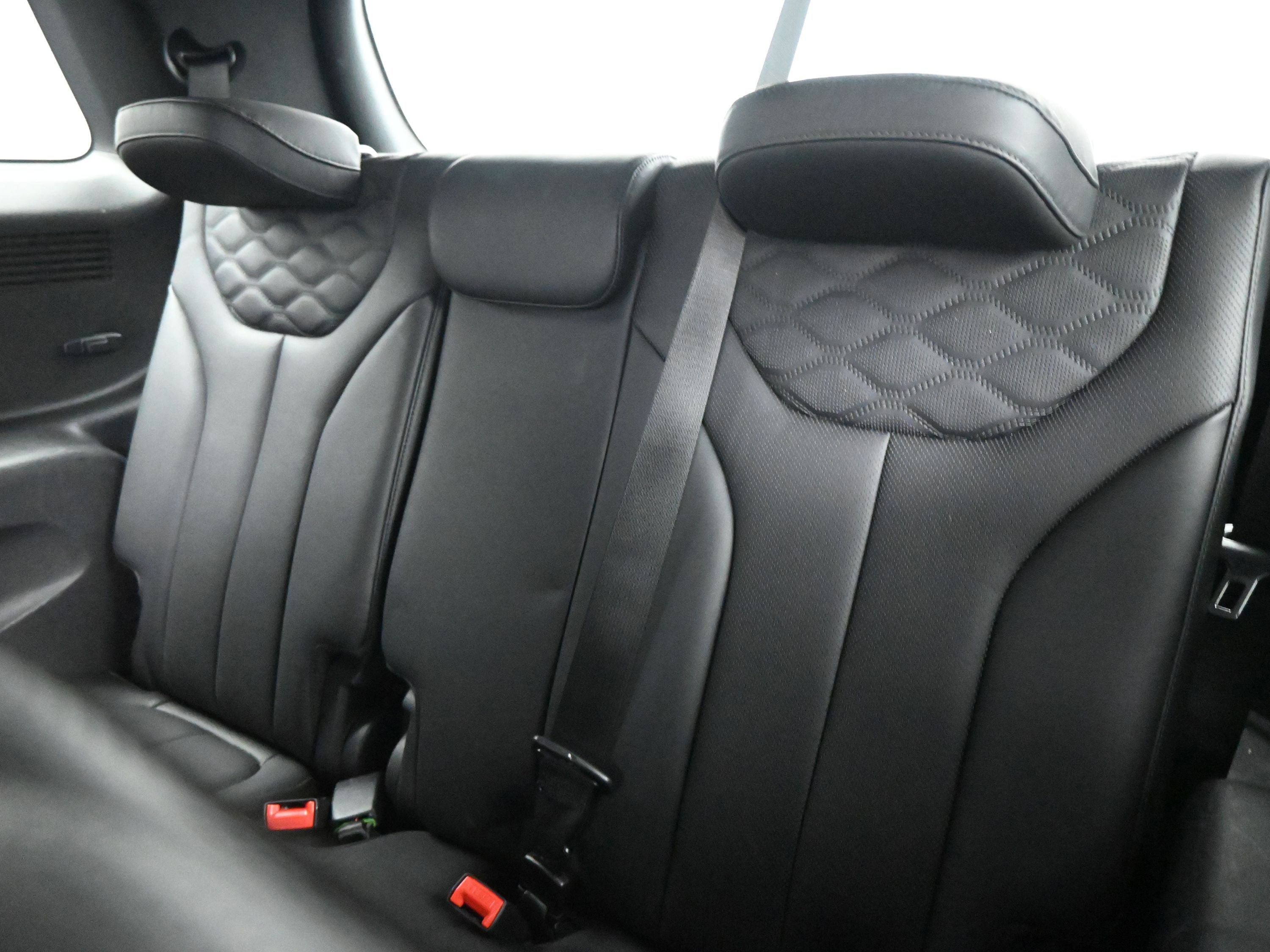 Used 2021 Hyundai Palisade Limited image 18