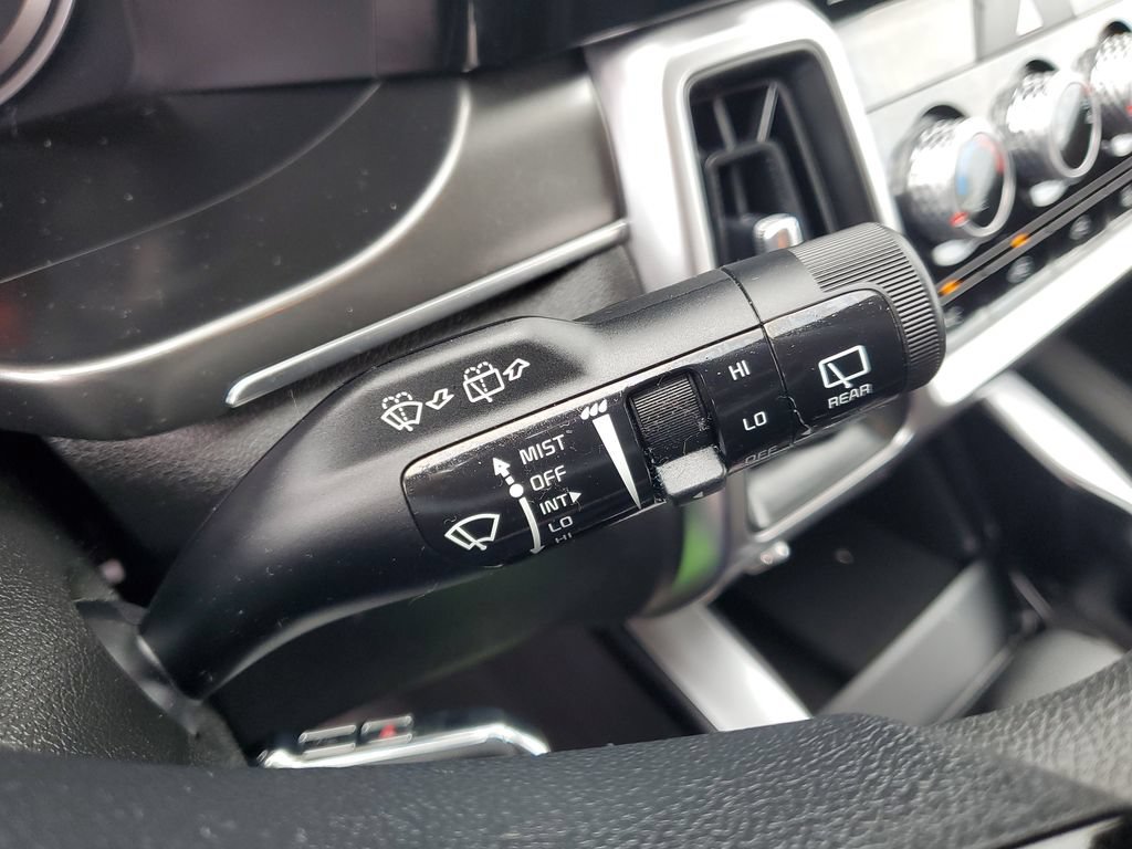 Certified 2023 Kia Sorento LX AWD/4WD image 17