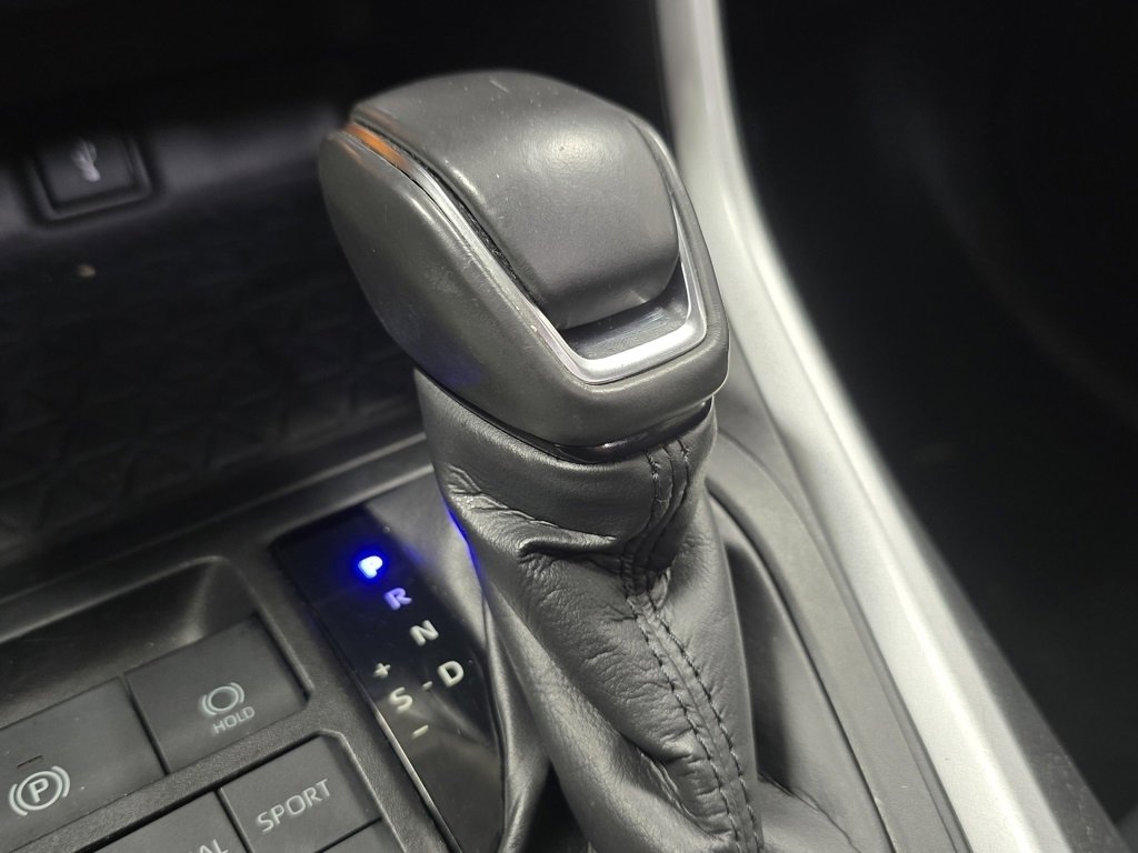 Used 2021 Toyota RAV4 XLE Premium image 28