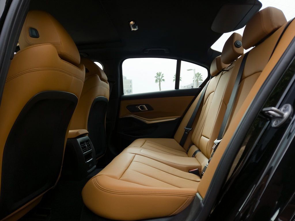 New 2026 BMW 330i Sedan w/ M Sport Package image 17