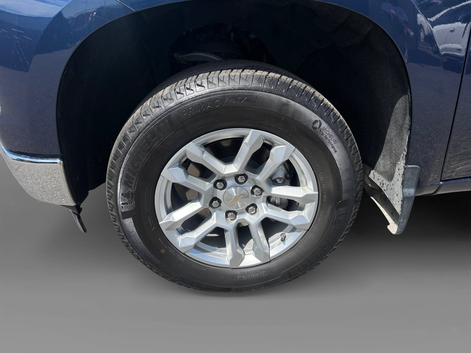 Used 2023 Chevrolet Silverado 1500 LT AWD/4WD image 9