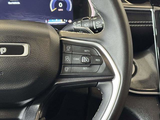 Certified 2023 Jeep Grand Cherokee Laredo image 24