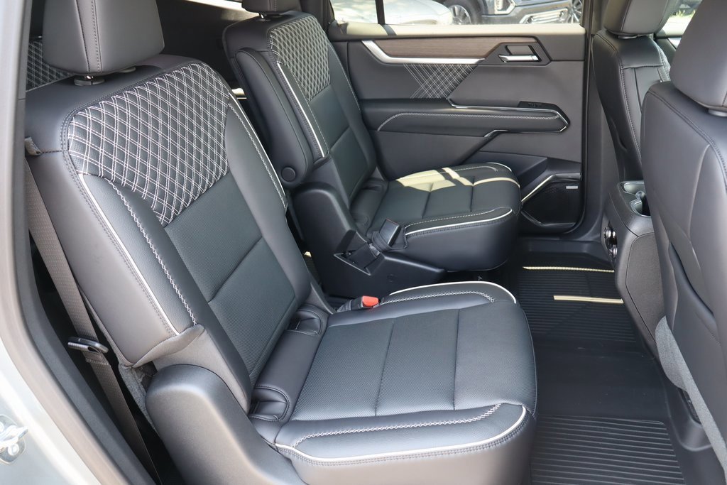 New 2025 GMC Acadia Denali w/ LPO, Floor Liner Package image 23