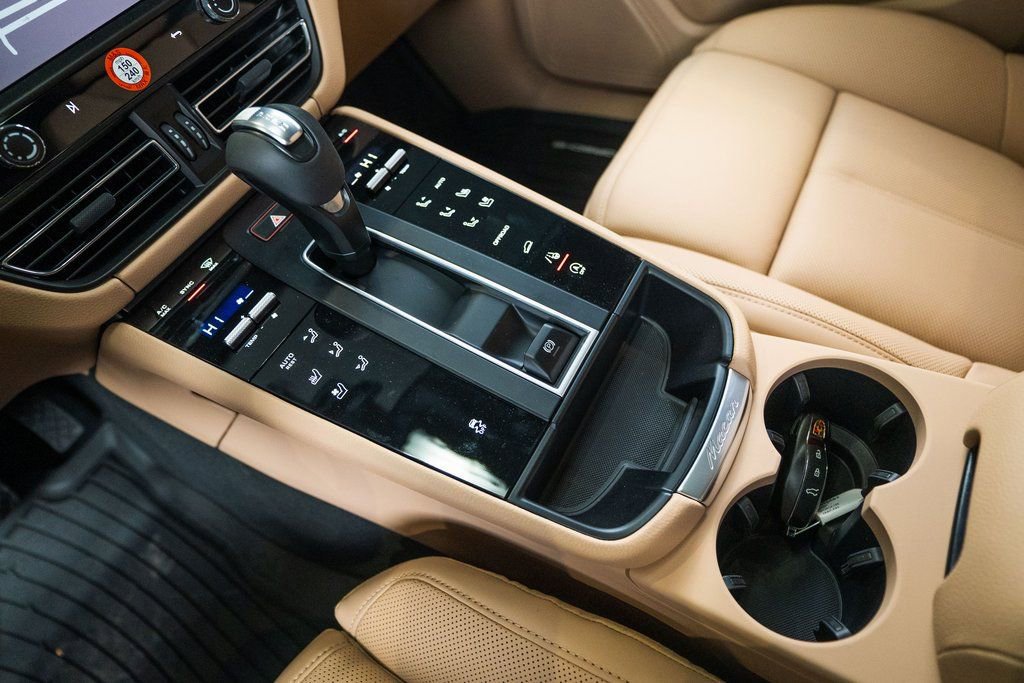 New 2026 Porsche Macan image 24