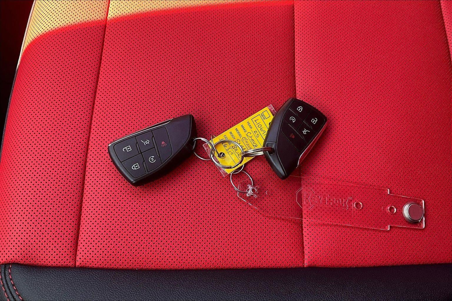 Used 2025 Chevrolet Equinox EV RS FWD image 35