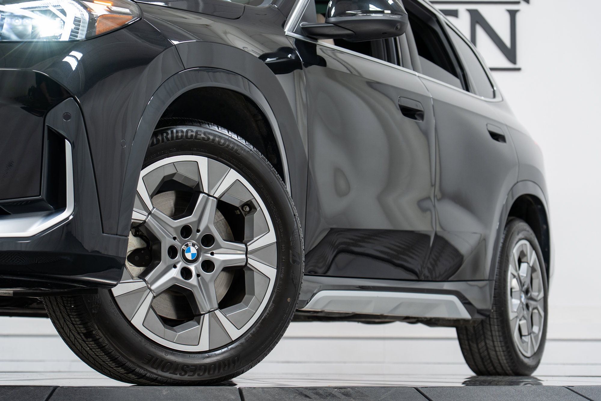 Used 2025 BMW X1 xDrive28i w/ Technology Package image 27