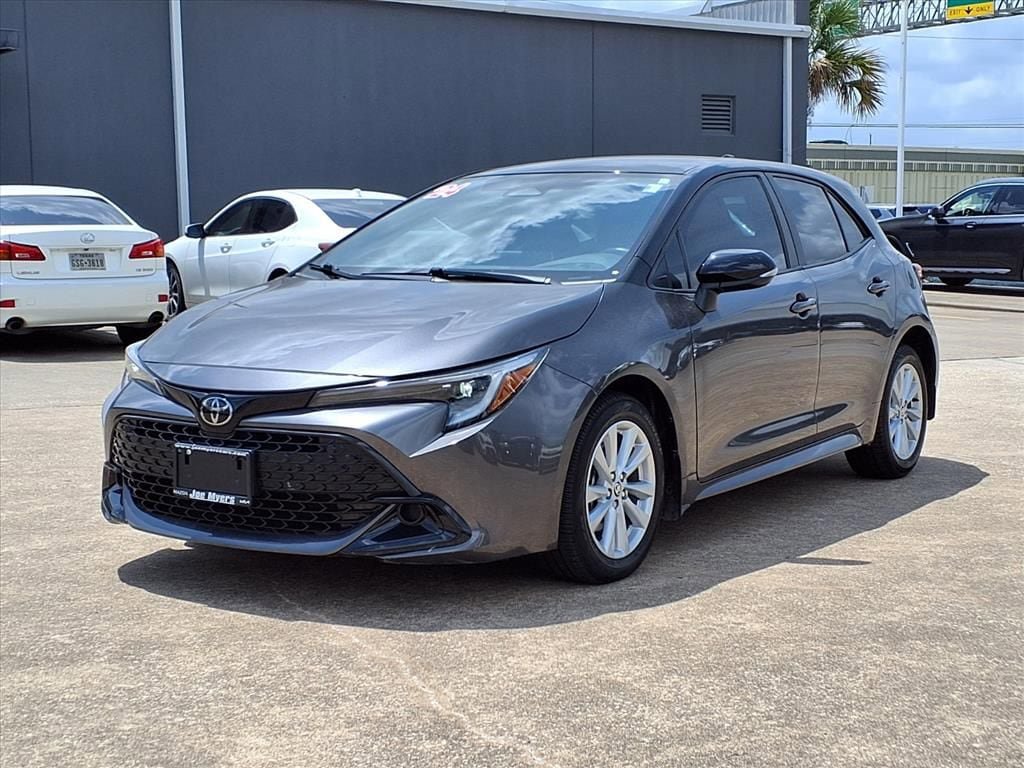 Used 2024 Toyota Corolla SE image 3