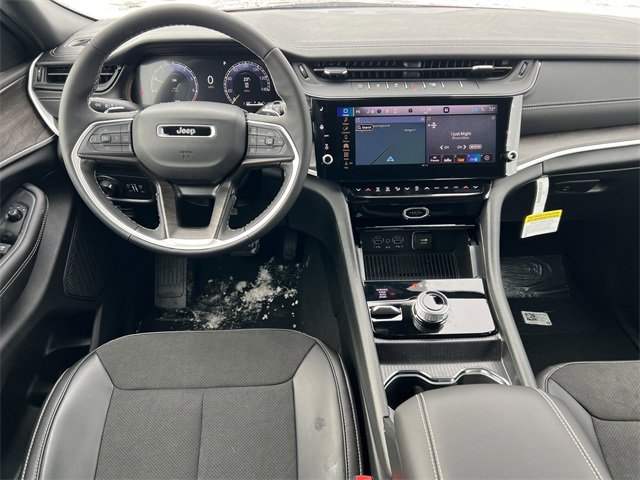 New 2026 Jeep Grand Cherokee Altitude image 3