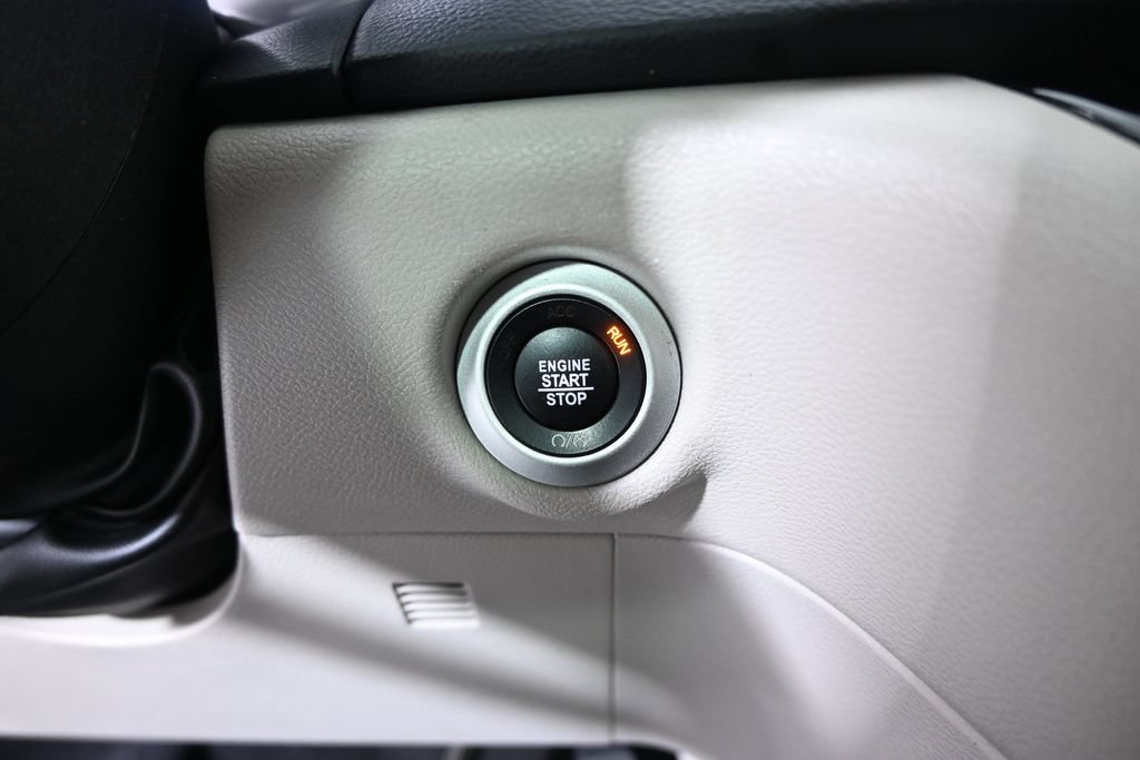 Used 2022 Chrysler Pacifica Touring-L FWD image 33