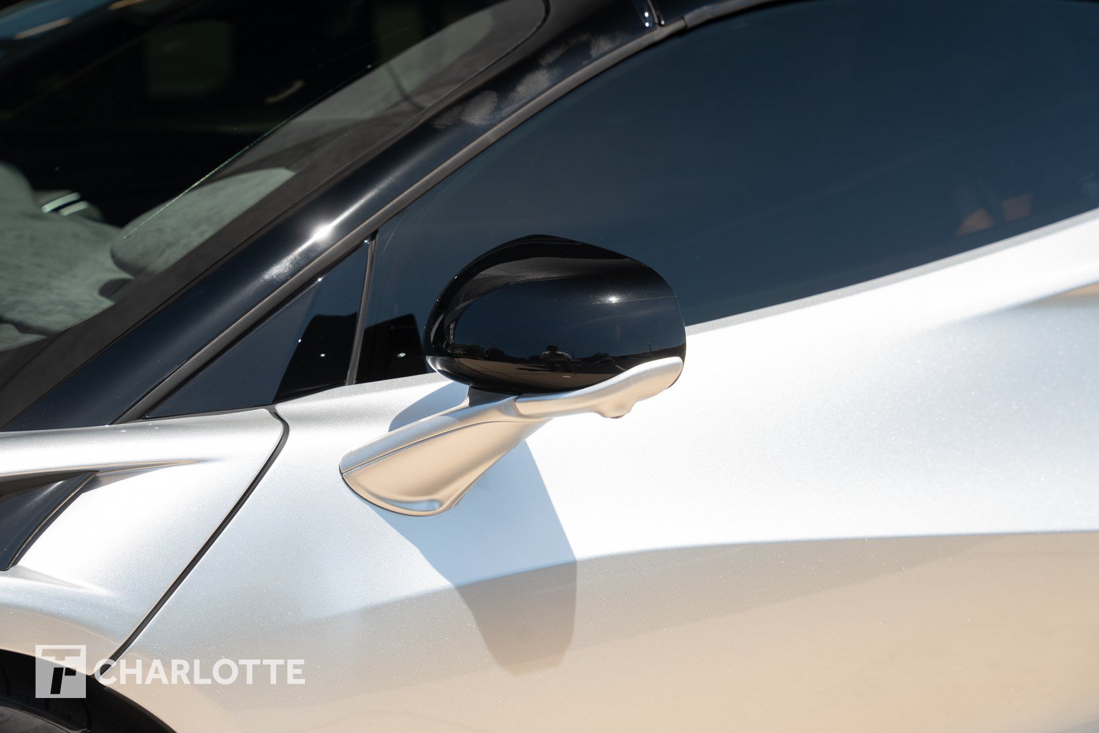 Used 2025 McLaren Artura Spider RWD image 7