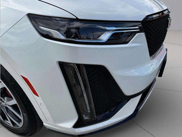 Used 2024 Cadillac XT6 Sport w/ Technology Package image 11