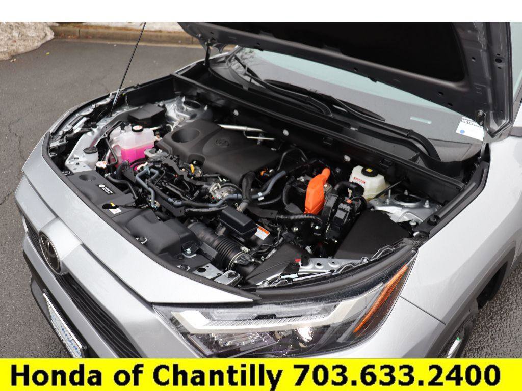 Used 2025 Toyota RAV4 XLE image 32