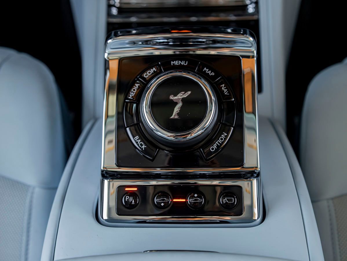 Used 2023 Rolls-Royce Phantom Sedan w/ The Phantom Package RWD image 23