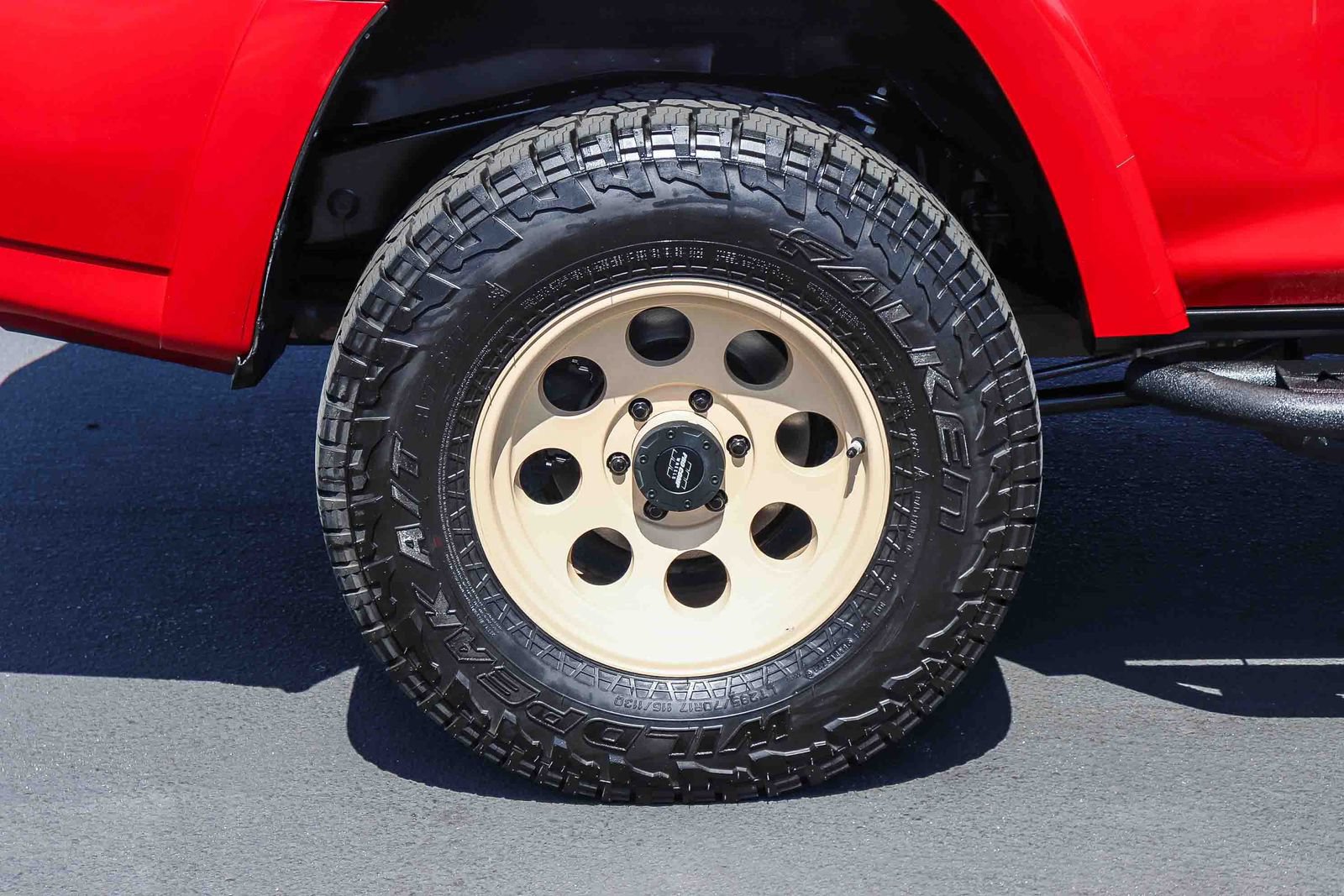 Used 2017 Toyota 4Runner SR5 AWD/4WD image 9