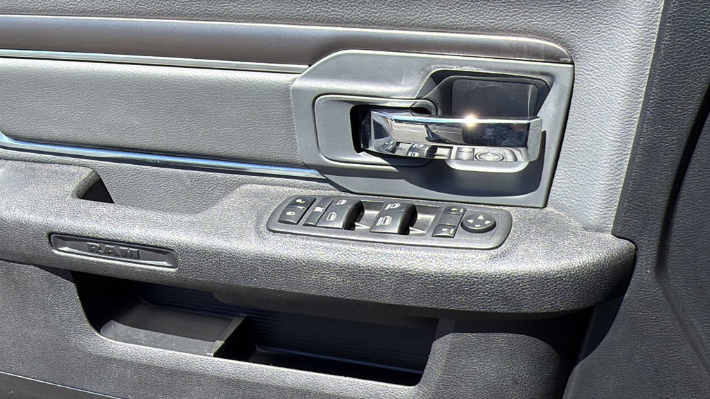Used 2024 RAM 1500 Classic SLT AWD/4WD image 22