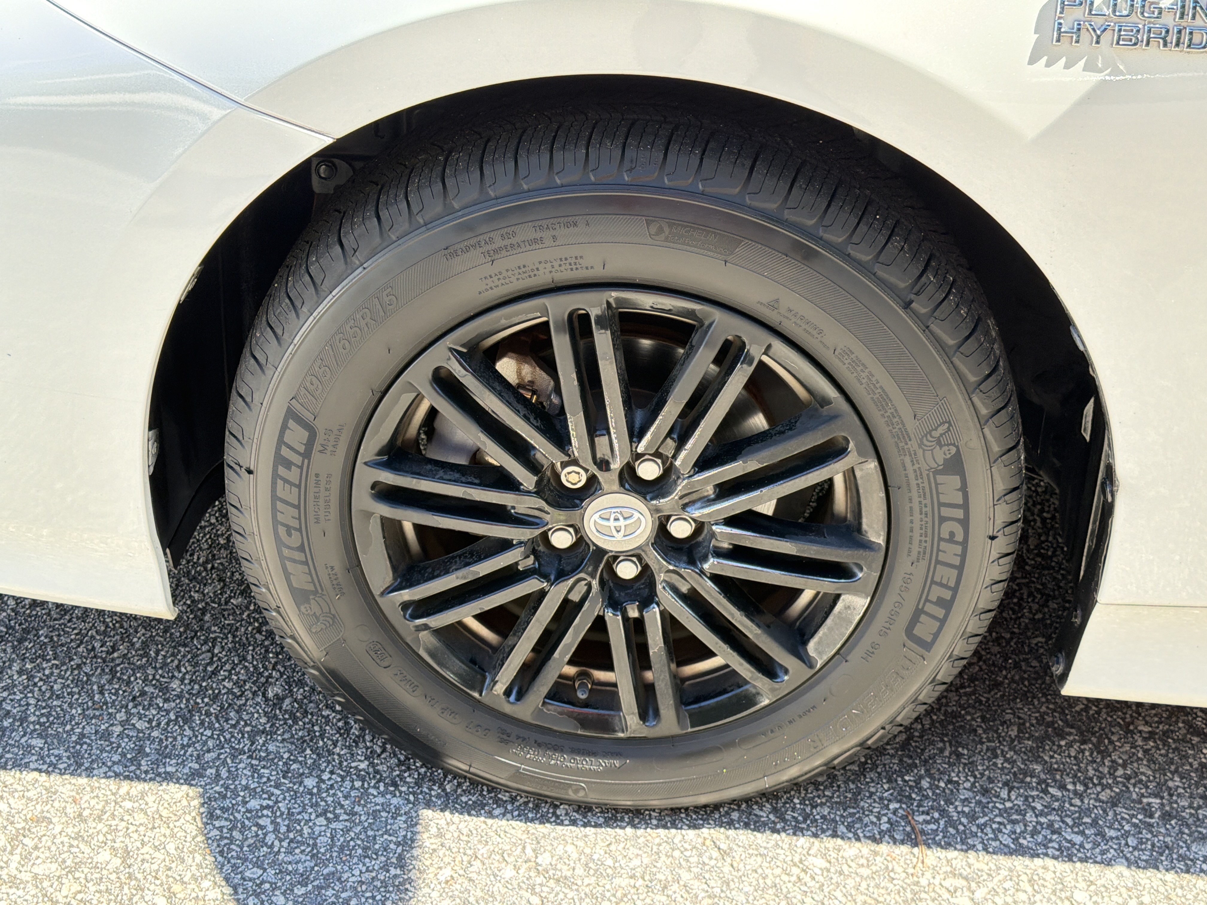 Used 2017 Toyota Prius Prime Premium FWD image 28