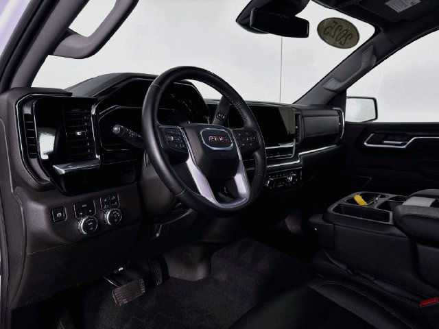 Used 2025 GMC Sierra 1500 SLT AWD/4WD image 9