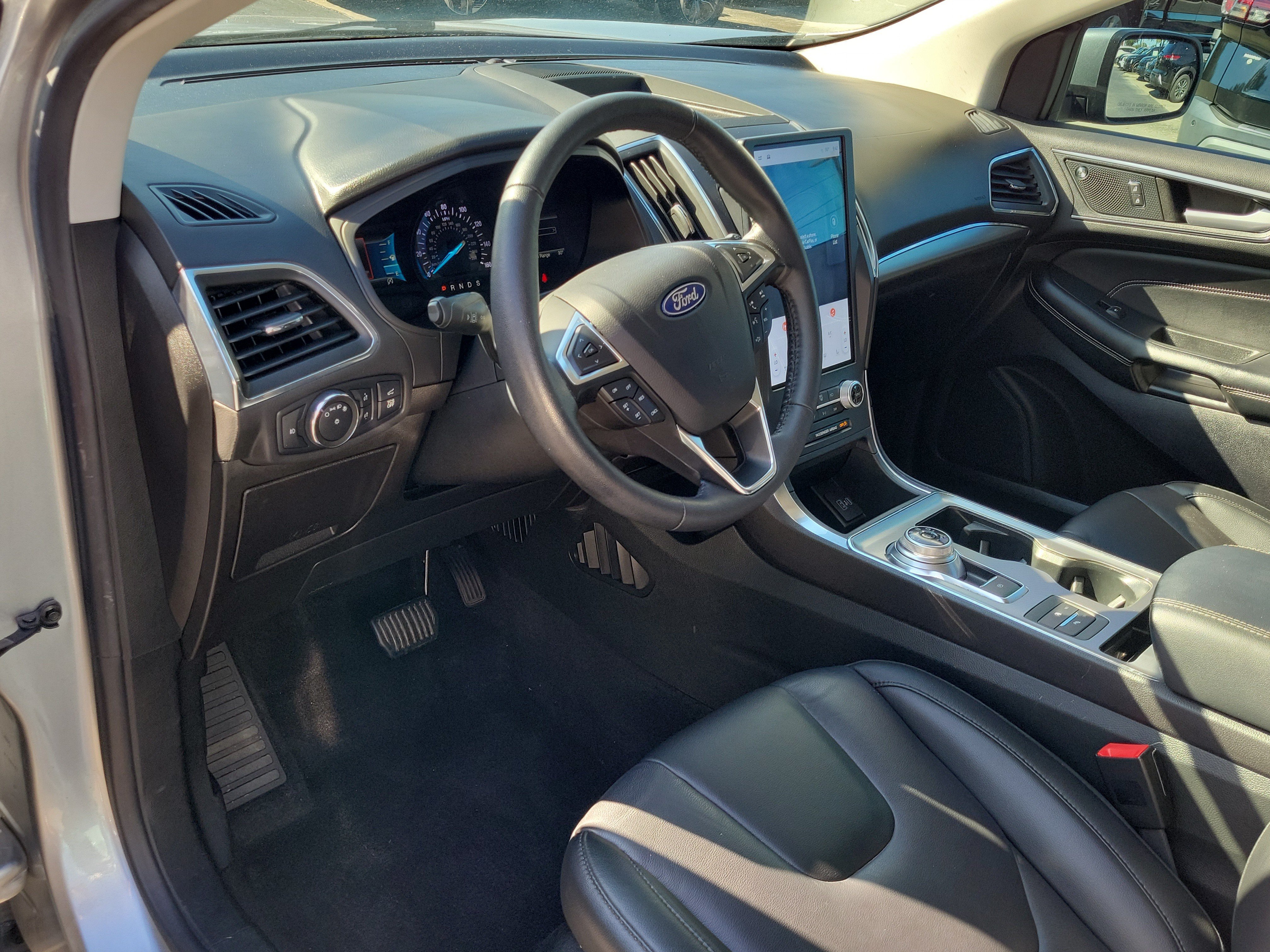 Used 2022 Ford Edge Titanium AWD/4WD image 19
