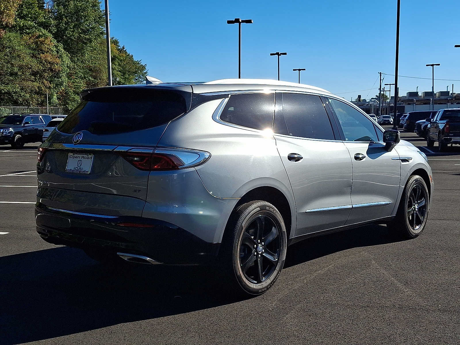 Used 2023 Buick Enclave Essence w/ Experience Buick Package AWD/4WD image 6