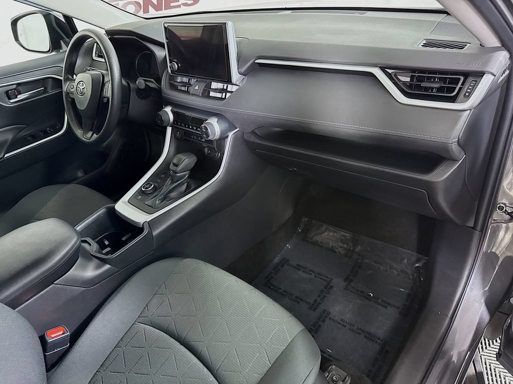 Certified 2023 Toyota RAV4 XLE AWD/4WD image 31