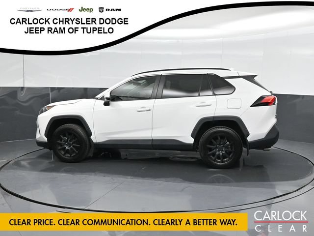 Used 2021 Toyota RAV4 LE AWD/4WD image 9
