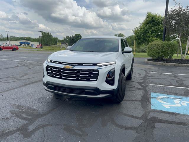 Used 2026 Chevrolet Equinox LT AWD/4WD image 4