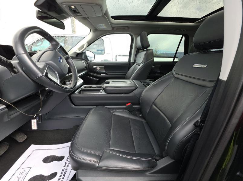 Used 2025 Ford Expedition Platinum AWD/4WD image 6