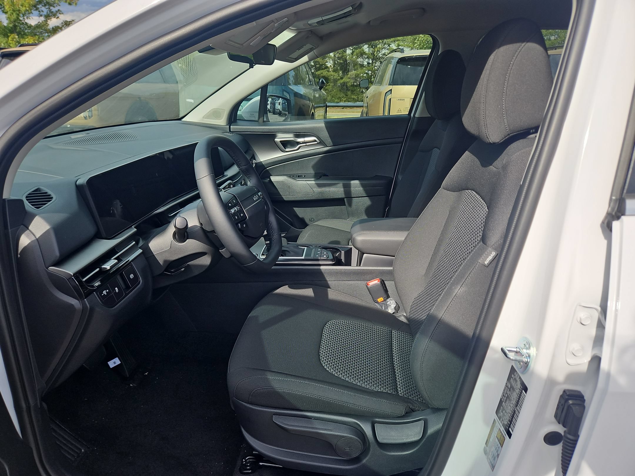 New 2026 Kia Sportage LX FWD image 19