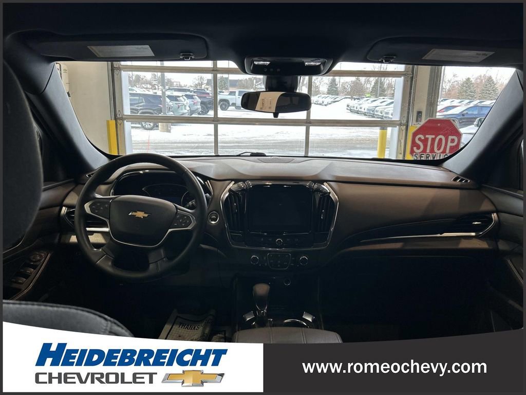Used 2023 Chevrolet Traverse LT image 15