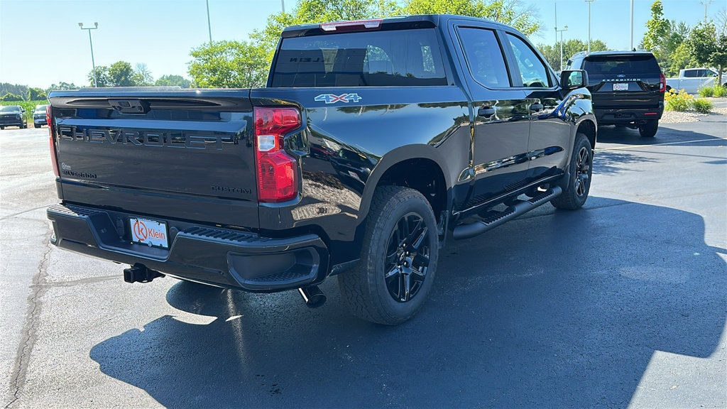 New 2026 Chevrolet Silverado 1500 Custom w/ Turbomax Blackout Package AWD/4WD image 9