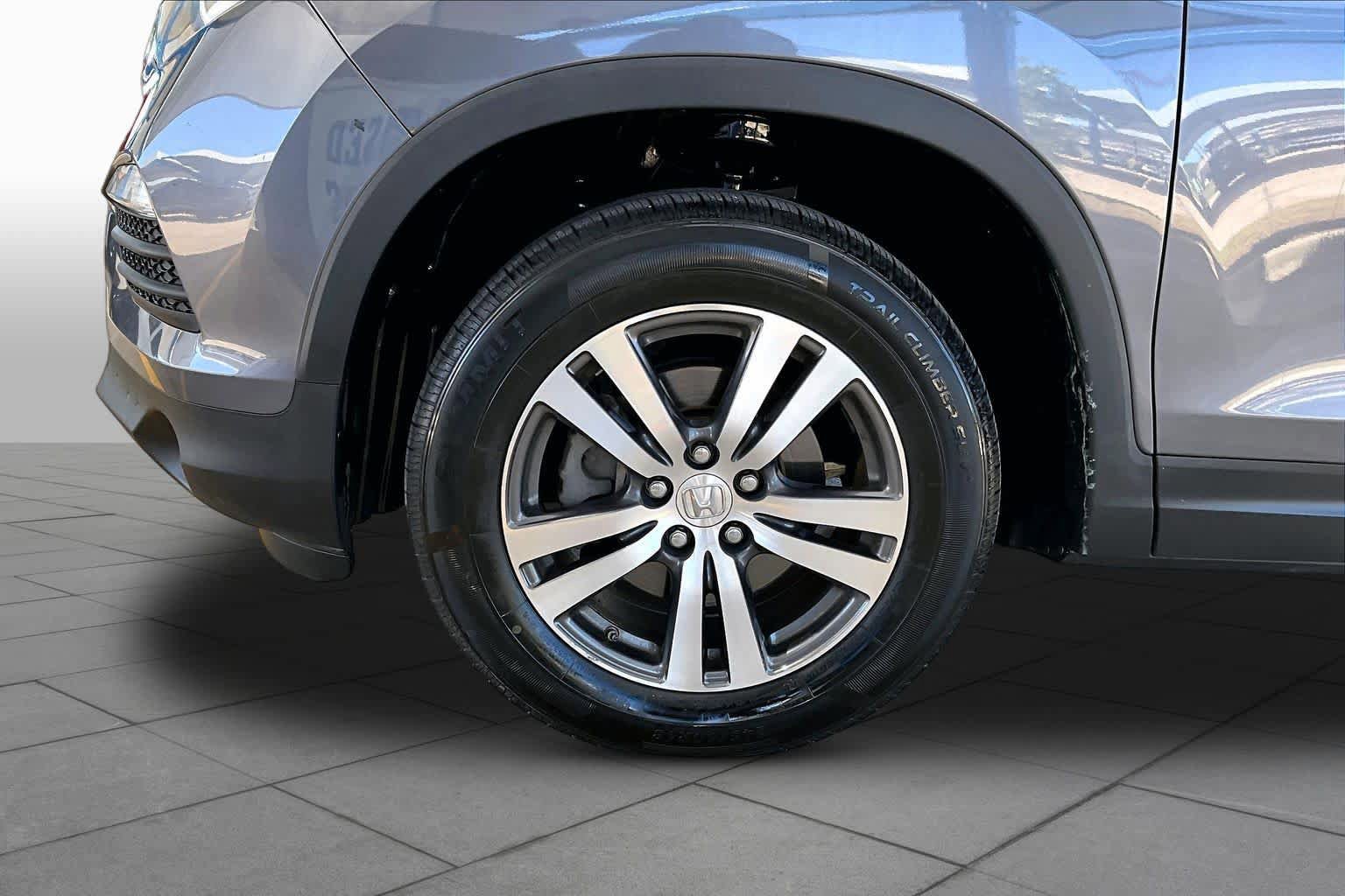 Used 2016 Honda Pilot EX-L image 11