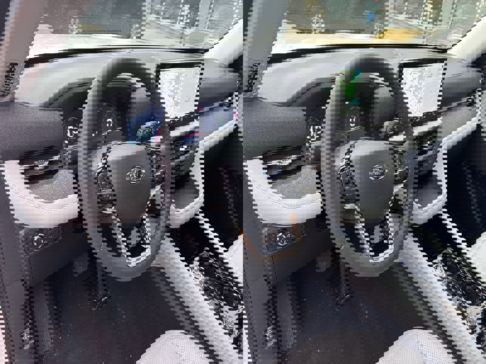 New 2026 Ford Explorer Platinum w/ LUX Leather Package image 14