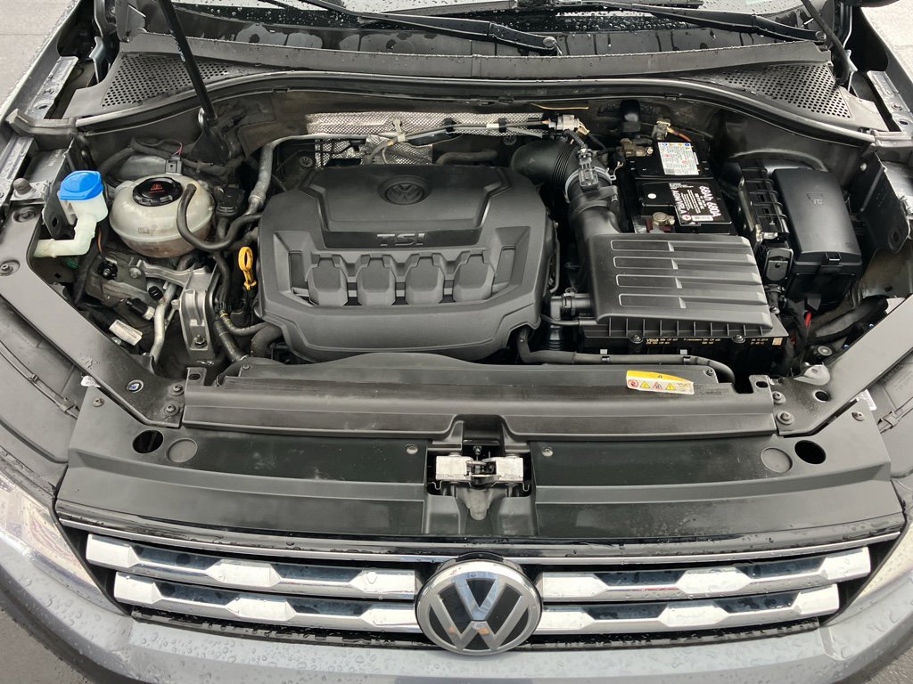 Used 2020 Volkswagen Tiguan SE w/ Panoramic Sunroof Package image 40