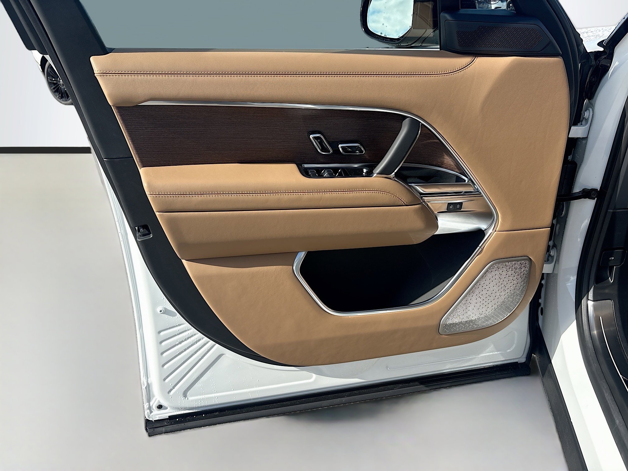 New 2026 Land Rover Range Rover Long Wheelbase Autobiography image 24