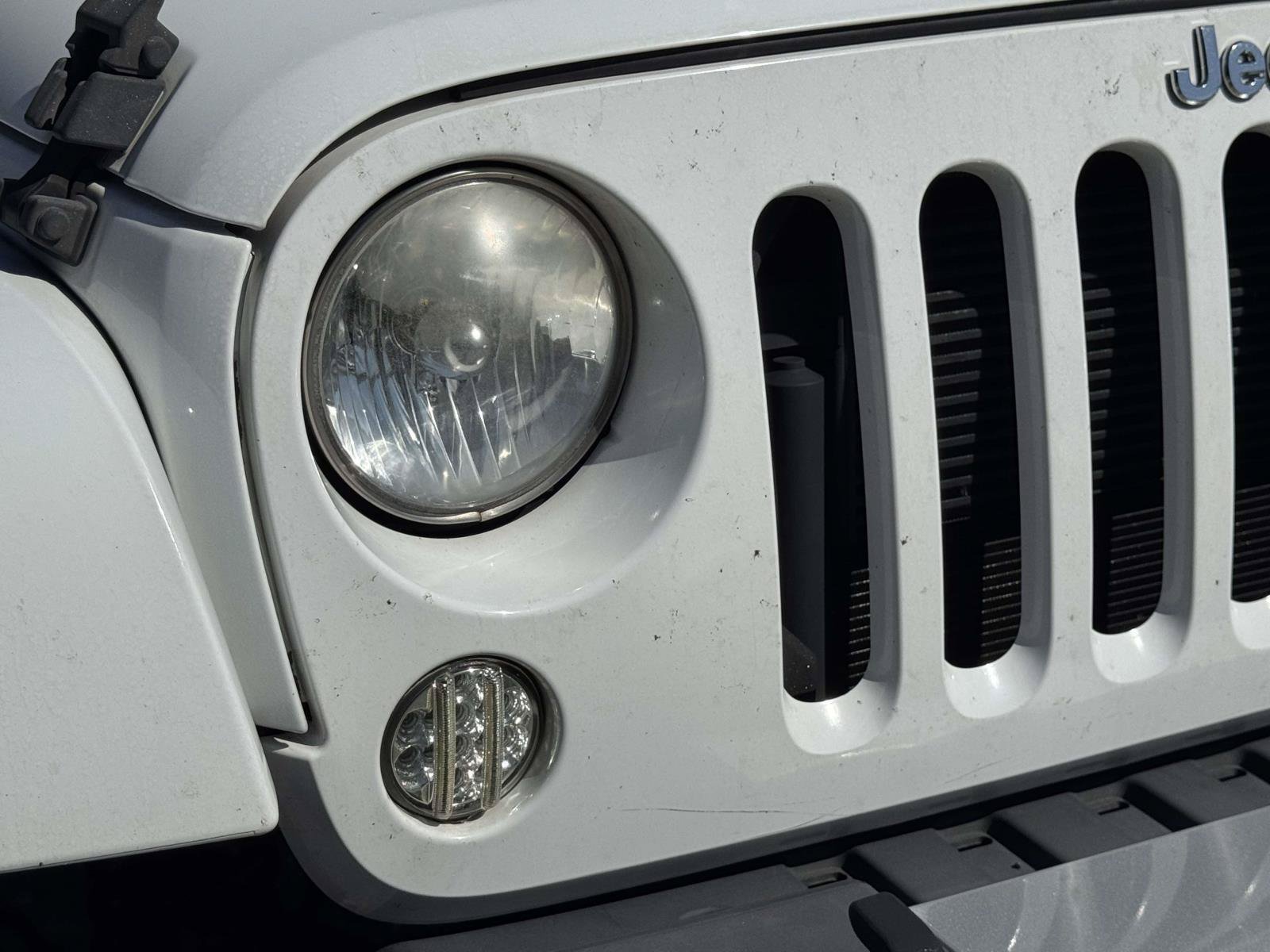 Used 2015 Jeep Wrangler Unlimited Sahara w/ Max Tow Package AWD/4WD image 7